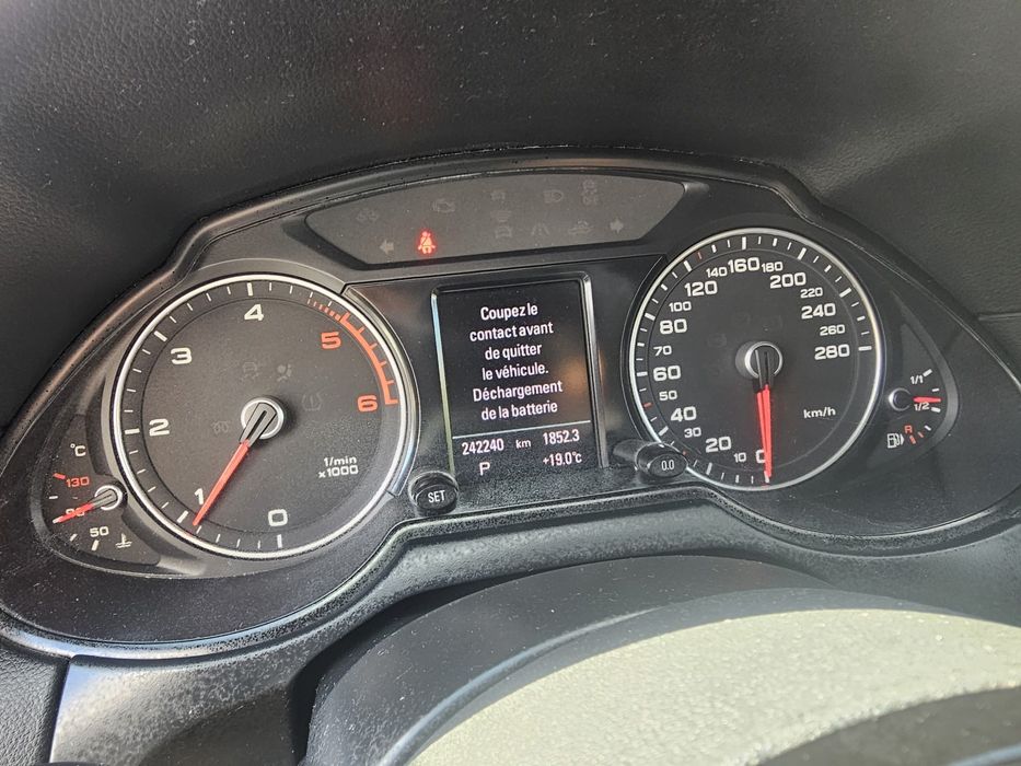 Audi Q5   177 CP 2.0 S- Line Quatro