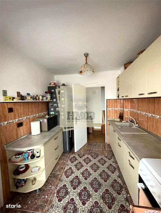 Apartament 2 camere cu balcon si pivnita zona Calea Dumbravii-CEC