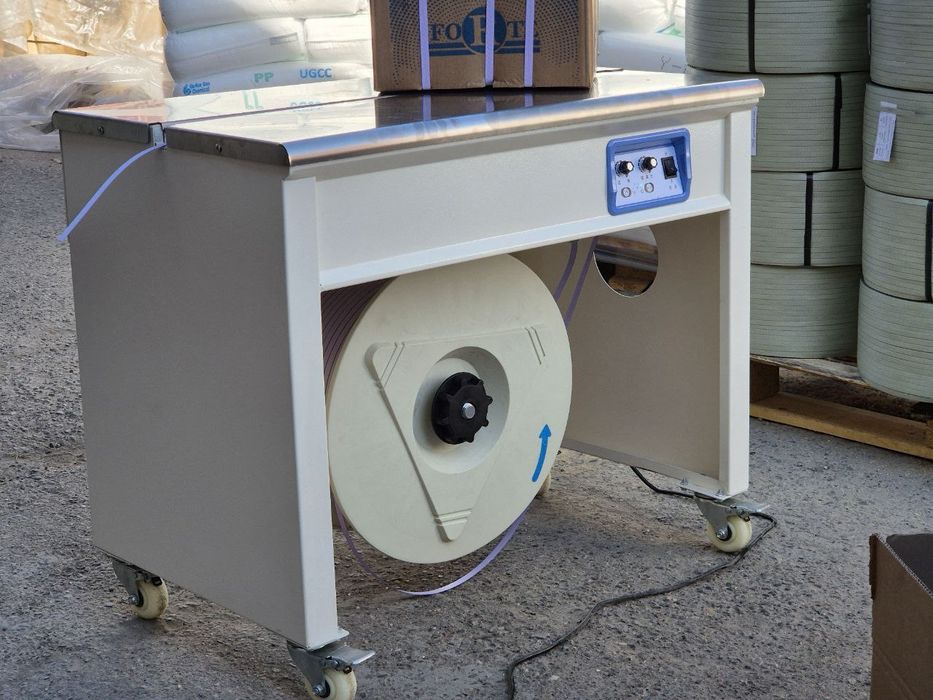 Полуавтоматическая упаковочная машина с полипропиленовой лентой. Pp
