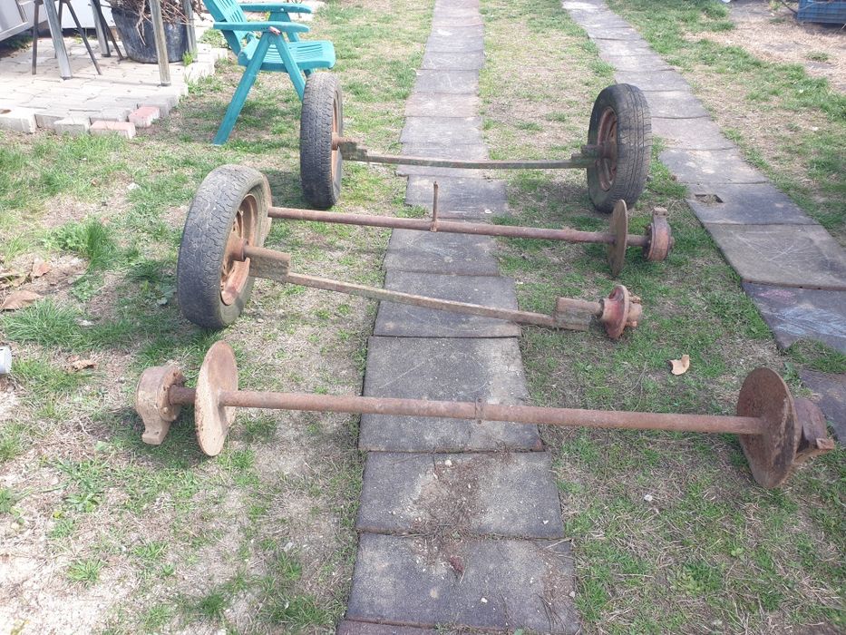 Vand punte ,osii căruța și butuci semanatoare