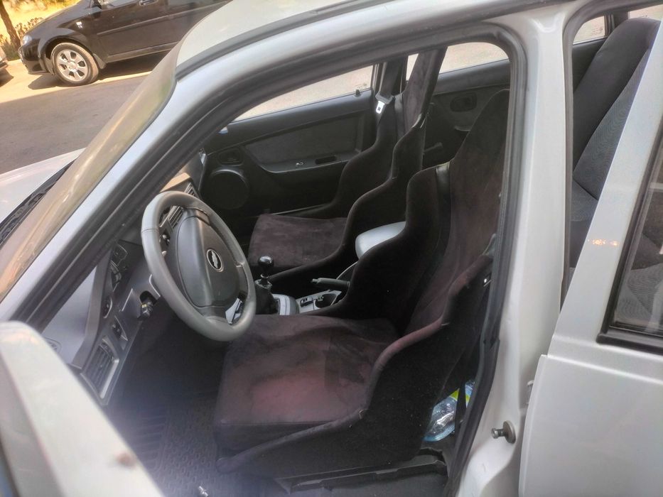 Сидения спортивные ковши стекловолокно