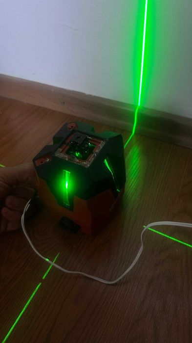 Nivela laser cu lini verzi  Hilti Pm 40 lipsa cap protectie si acumulator