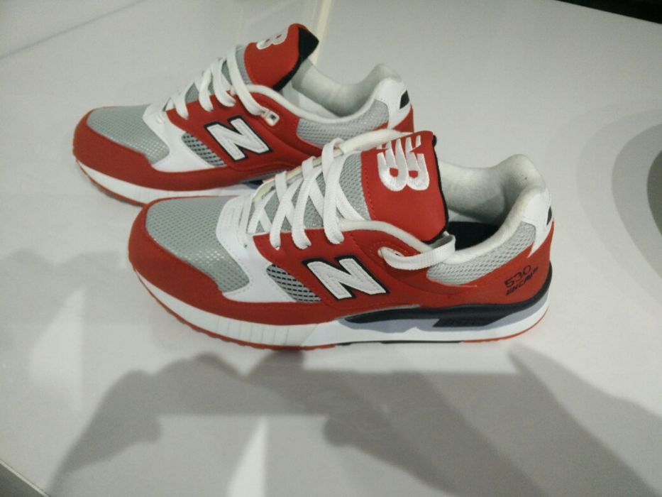 Nike NOI si New Balance