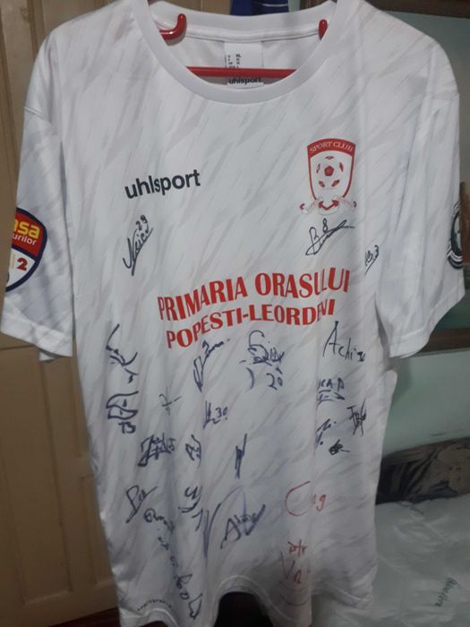 Tricou cu autografe Popesti Leordeni  -- Banii merg la un baiat bolnav