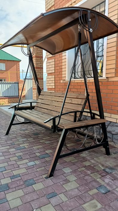 Садовые качели.  Качели уличные