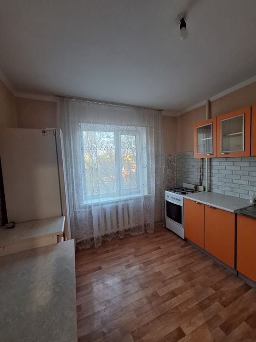 Продам 1 к кв 11 мкр