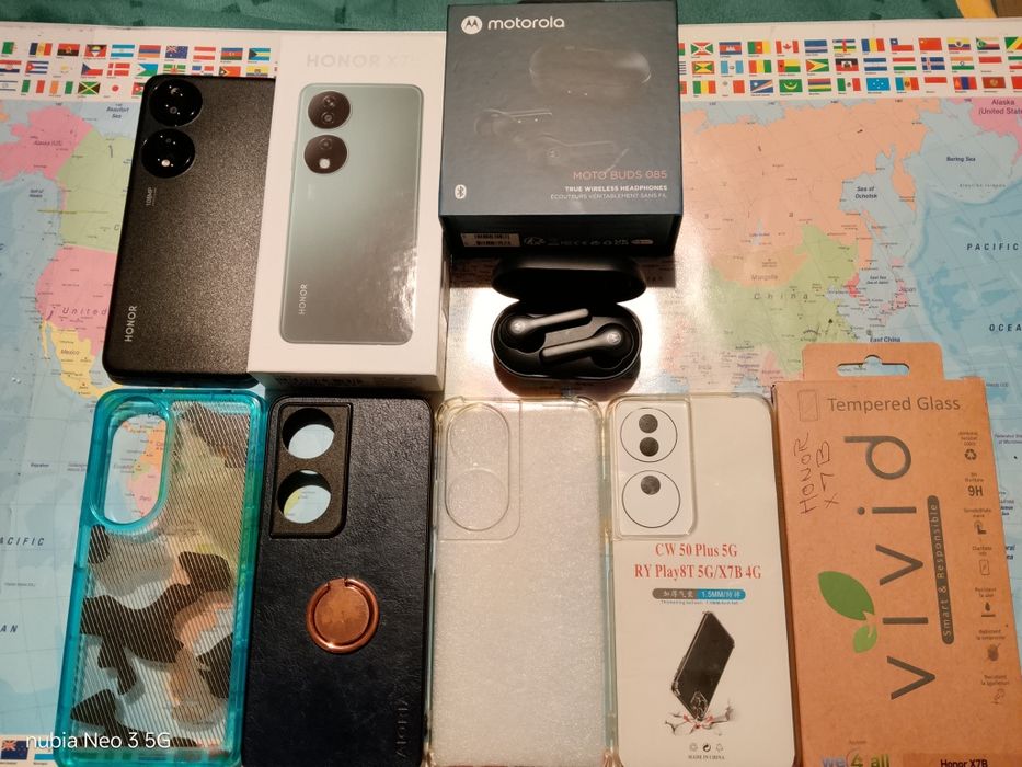 Honor X7b la cutie cu accesorii utile