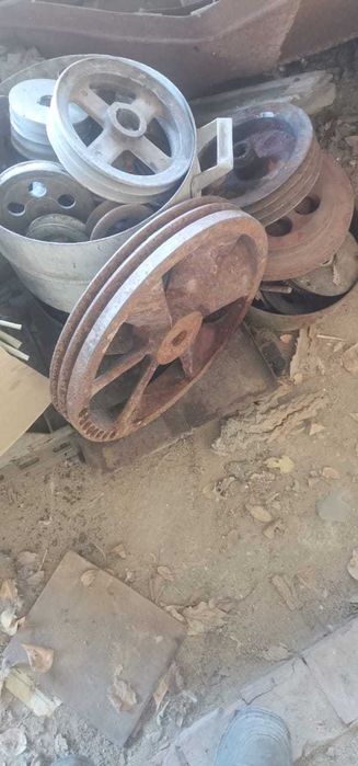 Продам разное,редуктора,емкости
