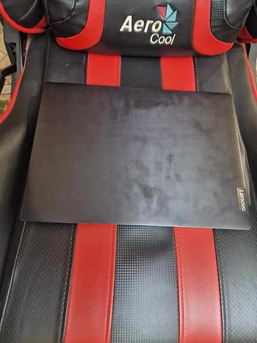 Продам ноутбук lenovo i3 сумка мышка