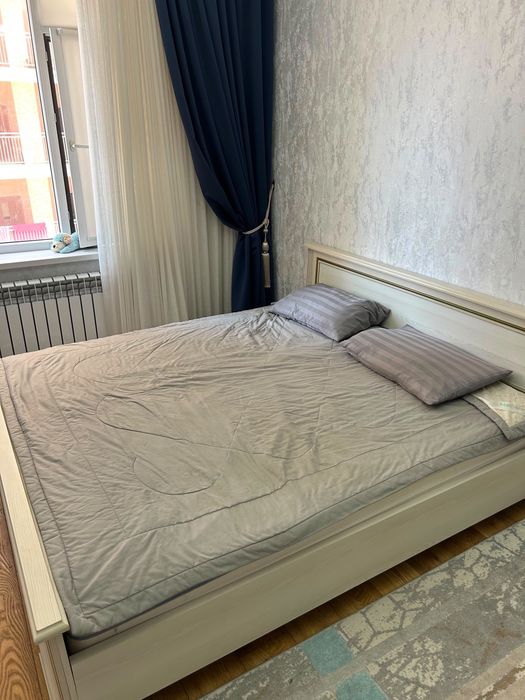 Продаю двуспальную кровать