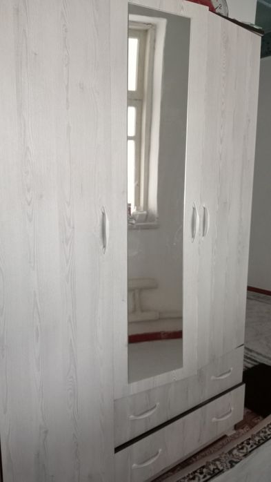 Шкаф сатылады . .