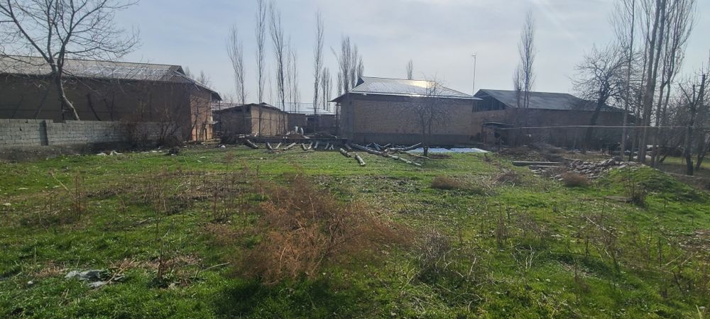 Срочно продаётся участок с времянкой