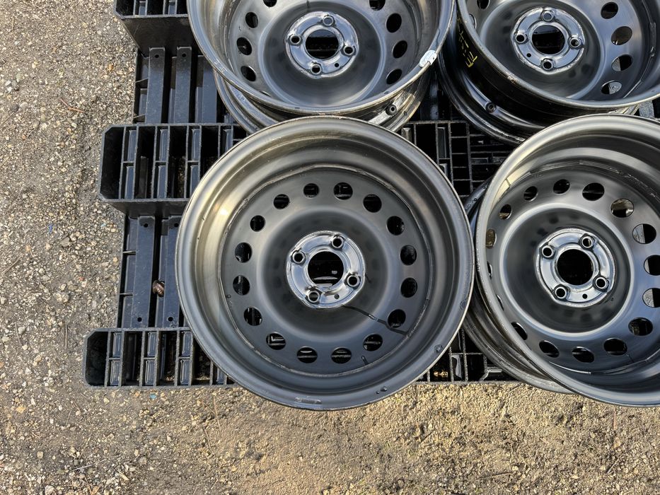 4бр.Оригинални джанти 15цола 4x100 за Renault Modus,Nissan Micra,Dacia