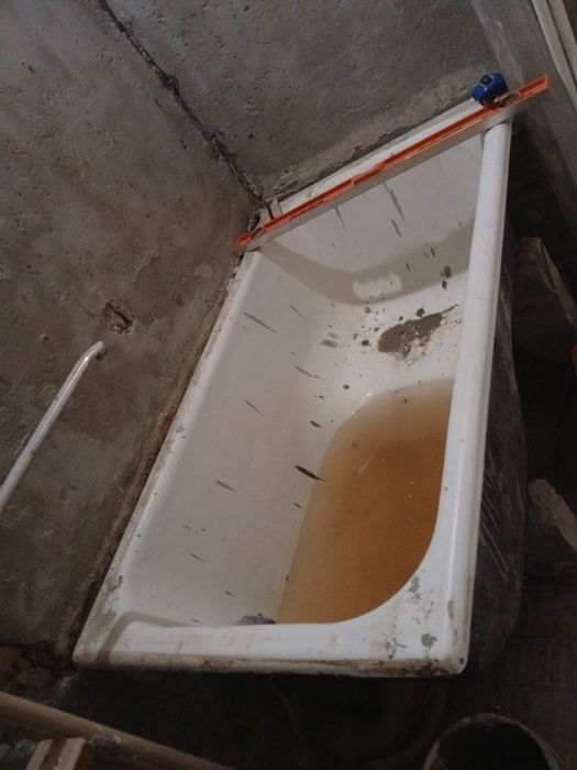 Продам чугунную ванную