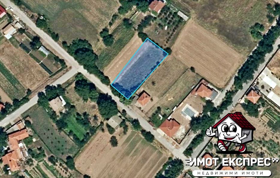 Парцел 1 дка, на асфалтова улица, до къщи, село Избеглии