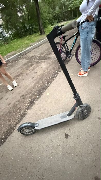 Электро самокат в хорошем состояний
