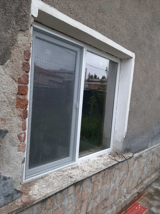 Продавам къща с 1/2 двор