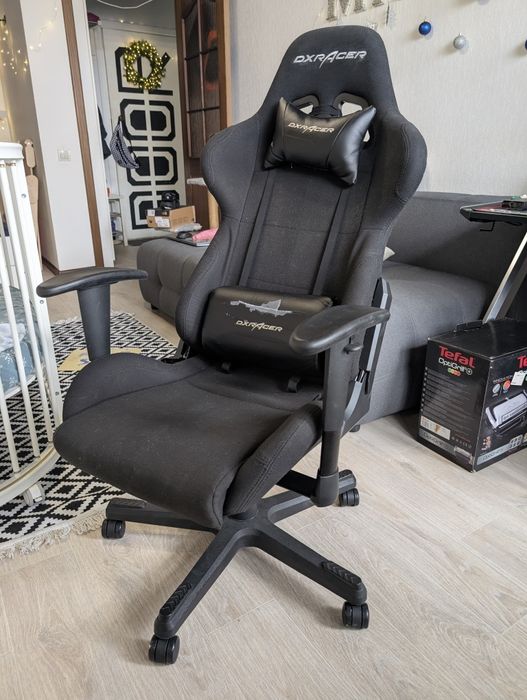Игровое компьютерное кресло DXRacer
