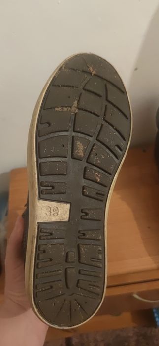 Зимняя  обувь размер 39