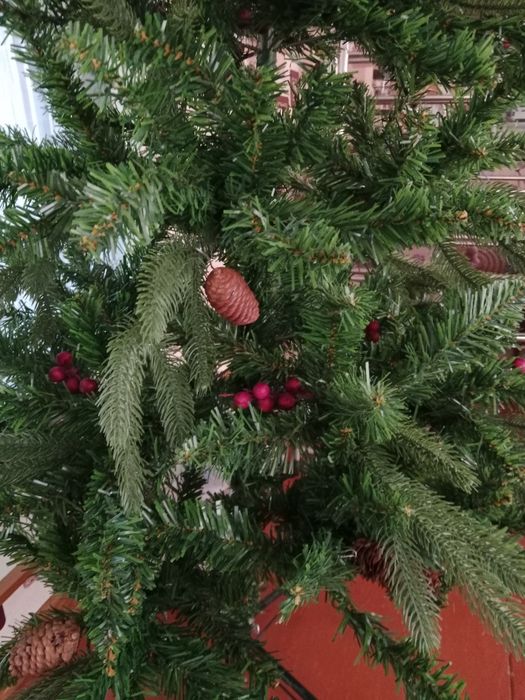 Ёлка искусственная