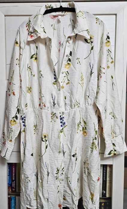 Rochie cu flori, culori vii