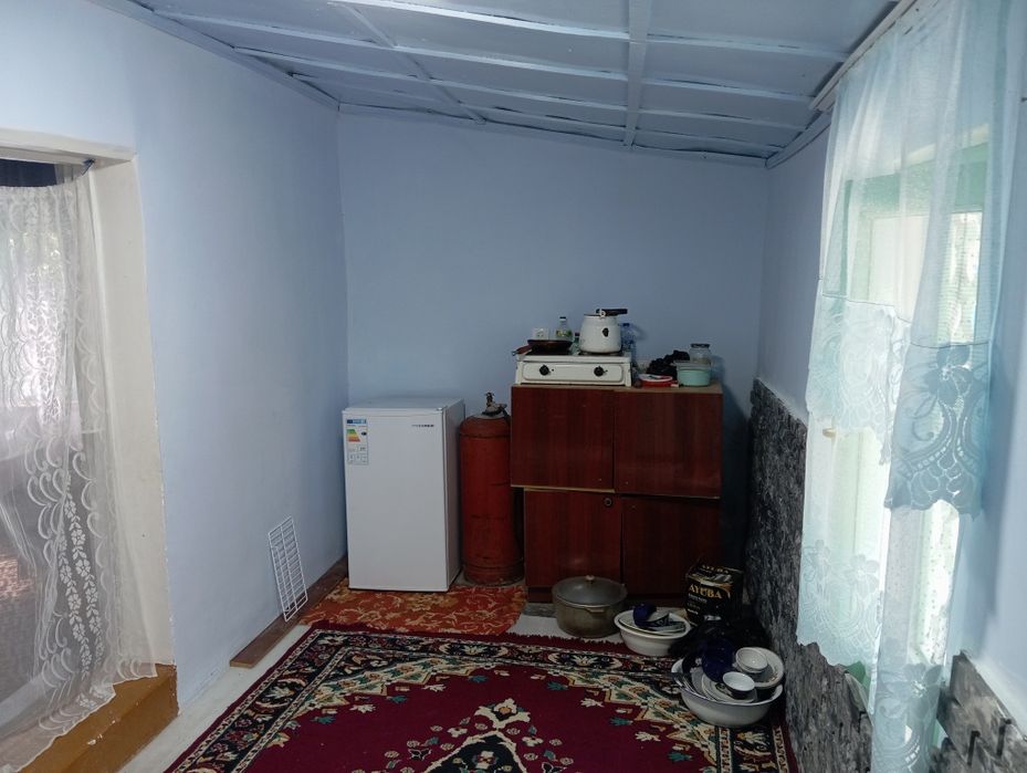 Dacha sotiladi srochna 4sotix kadastiri bor