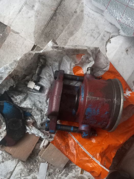 Центральный суппорт тормоза(гидравлическая