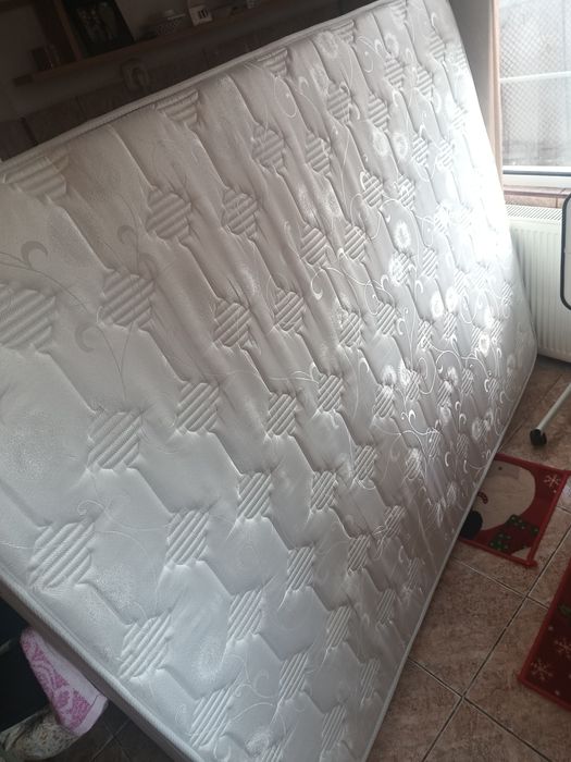 Scaun pentru persoane cu dizabilități și alte accesorii