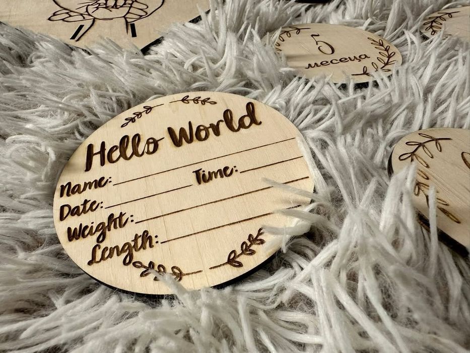 Табелка hello world дървени месечинки за бебе