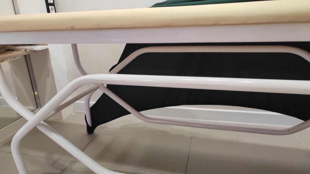 Продам кушетку для бьюти-процедур.