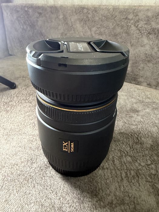 Sigma 50mm f/2.8 DG Macro для Sony A (есть адаптер)