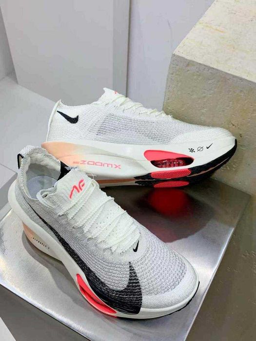 Продавам нови дамски маратонки Nike Air Zoom Alphafly Next% 3 Sail/Crimson Tint