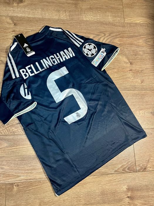 Екип на Реал Мадрид с Вини, Мбапе и Белингам