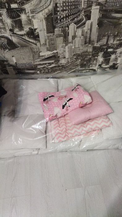 Детская кроватка и камод