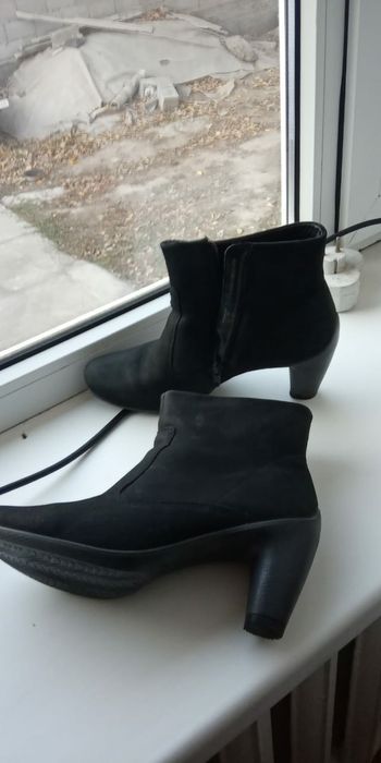 Ессо ботильоны из нубука