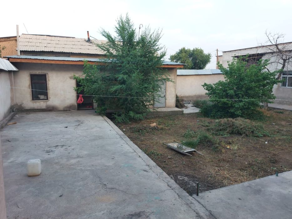 Продаётся дом возле базара