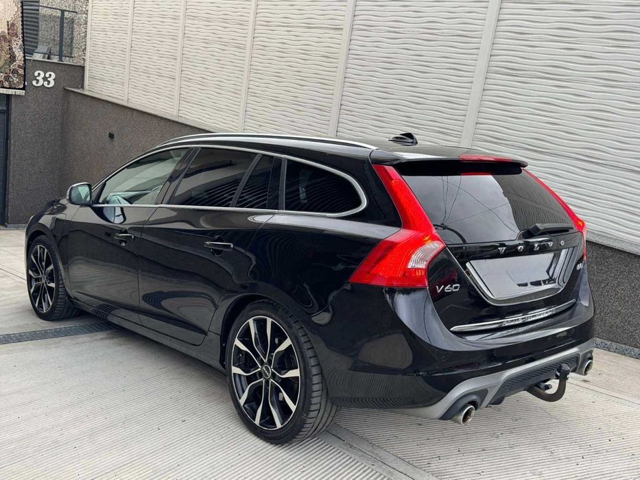 Vând Schimb Volvo V60 D6 Twin Engine Geartronic RDesign