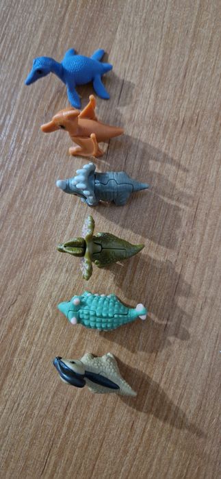 Игрушки динозавры из "Kinder"