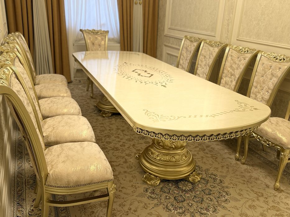 Yangi holatdagi stol stul