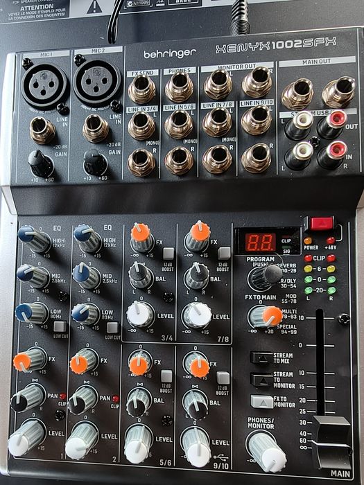 Пулт беринжер  чисто нов само отоврена кутията