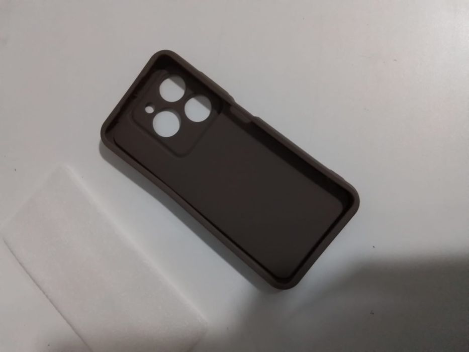 Продам чехол на телефон Tecno Spark 20