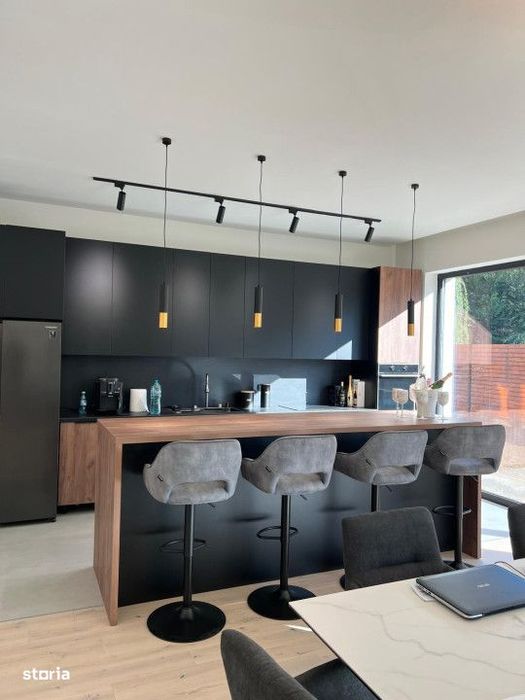 Vila individuala cu piscina exterioara si garaj | Erou Iancu Nicolae