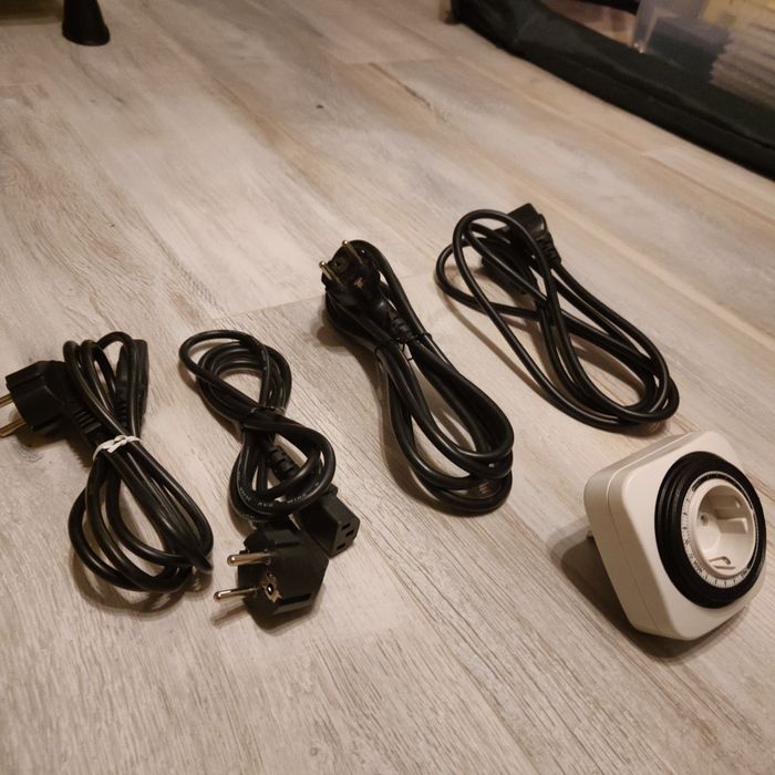 Pachet 4 cabluri alimentare și priza programabila