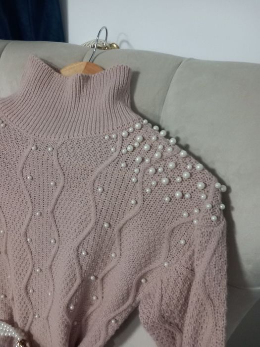 Rochie tricotata scurta cu perle powder Pink Potrivita pentru XS S