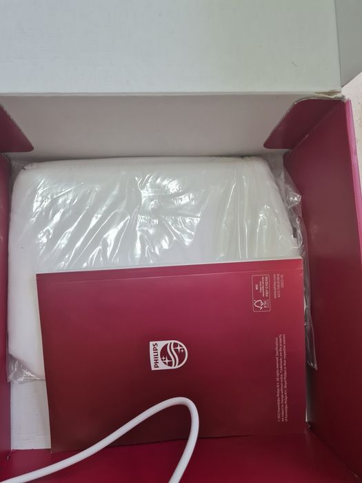 Vând aparat de epilat nou- Philips Lumea IPL Hair Removal 8000