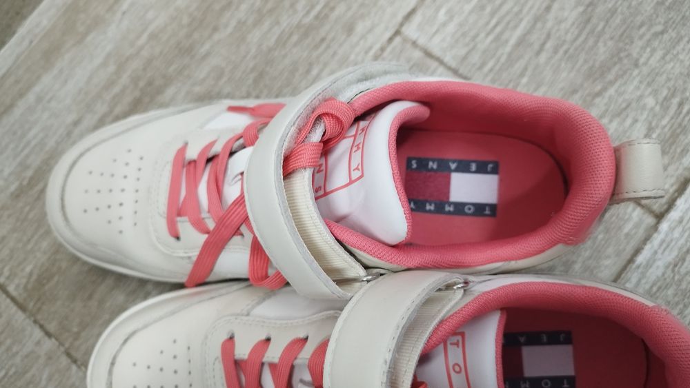 Tommy Hilfinger 40 номер