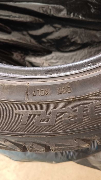 Две зимни гуми 215/55/17