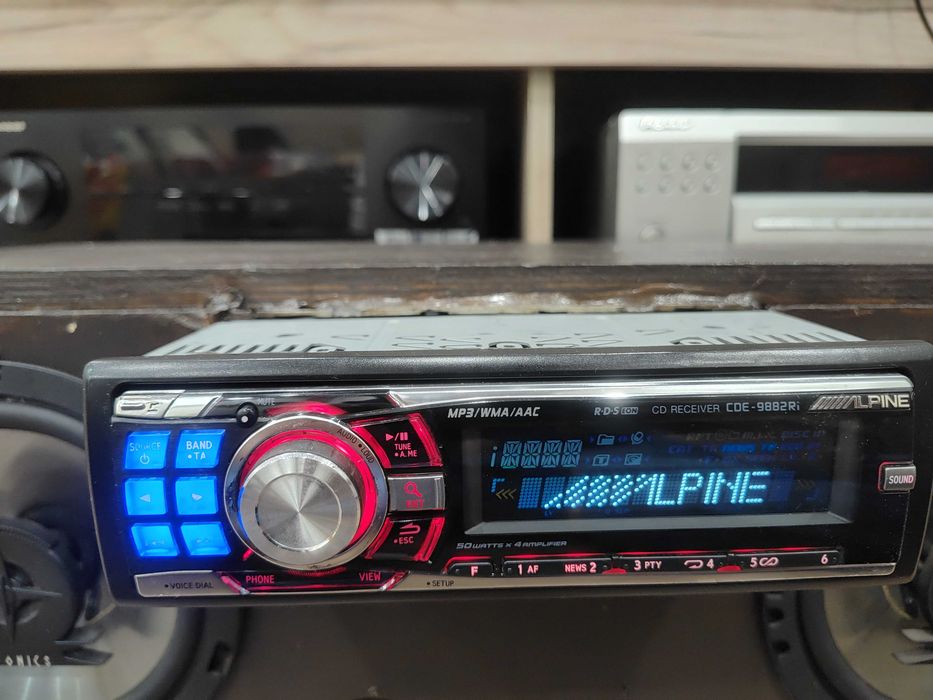 Висок клас ALPINE CDE-9882Ri USB / CD / MP3