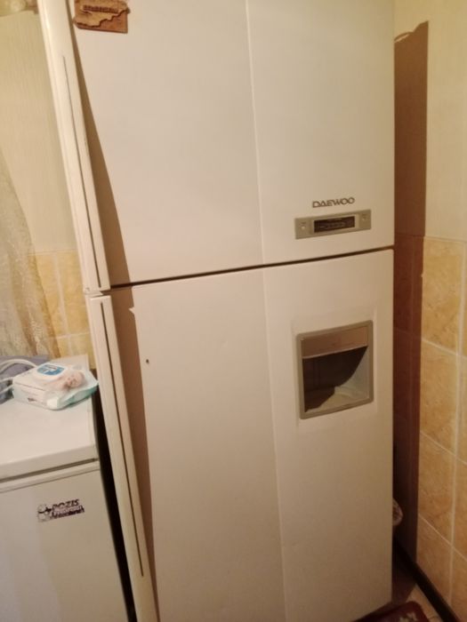 Холодилник болшой