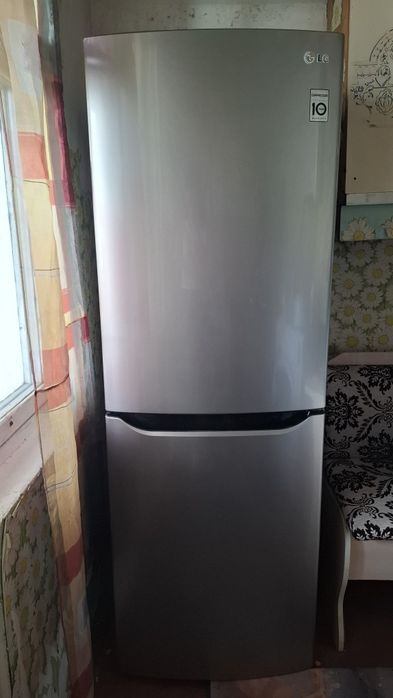 Холодильник LG ,